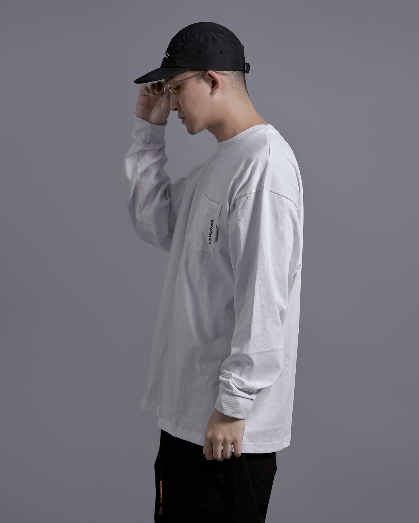 LWP EMBROIDERY POCKET L/S TEE (WHITE)